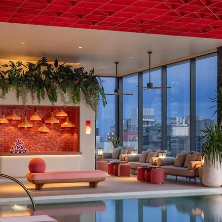 Kromo Bangkok, Curio Collection By Hilton