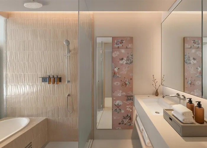Hotel Kromo Bangkok, Curio Collection By Hilton Bangkok