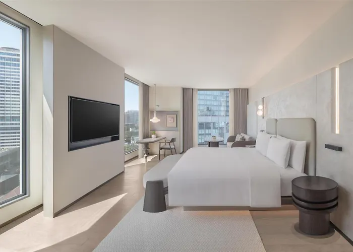 Hotel Kromo Bangkok, Curio Collection By Hilton