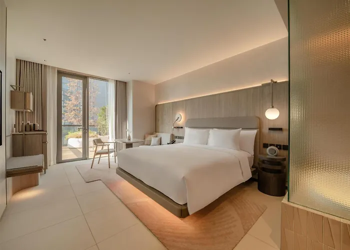 Kromo Bangkok, Curio Collection By Hilton Bangkok