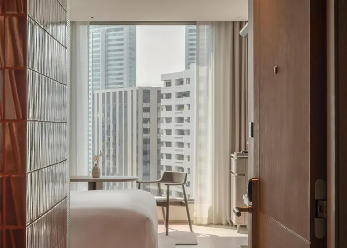 Hotel Kromo Bangkok, Curio Collection By Hilton 5*