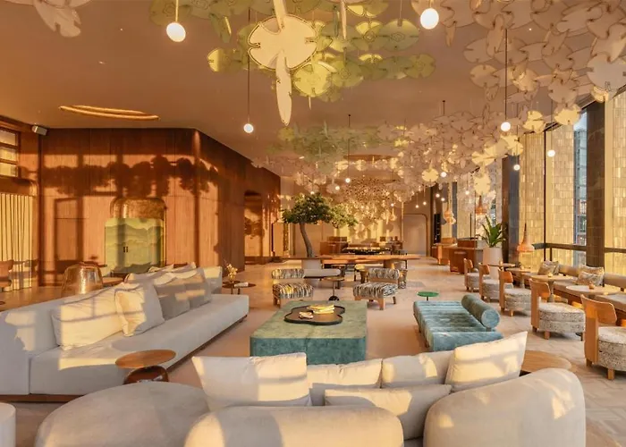 Kromo Bangkok, Curio Collection By Hilton Bangkok