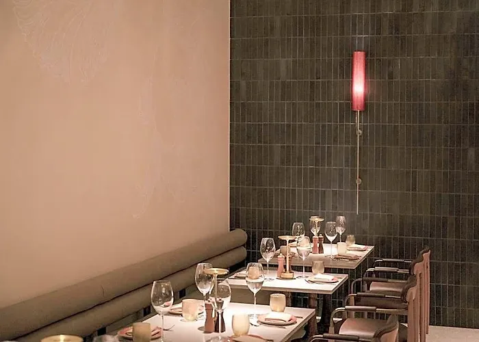 Kromo Bangkok, Curio Collection By Hilton